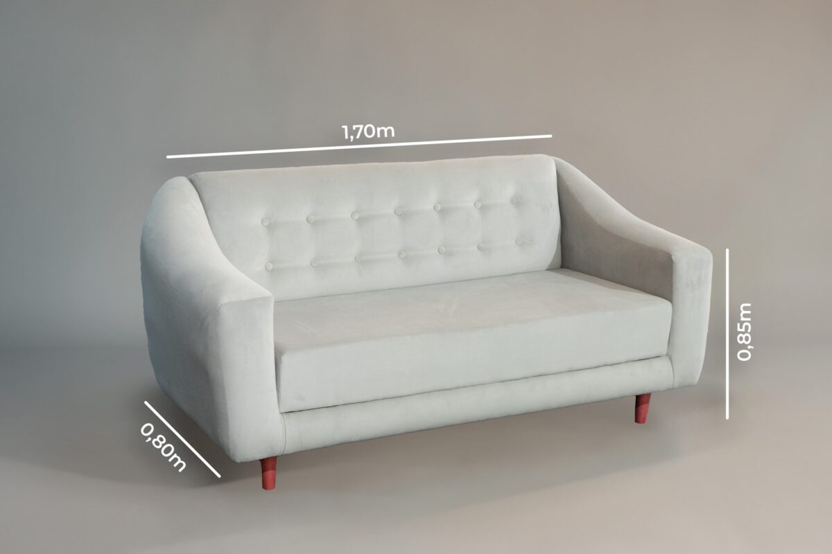 Sillón Amelie 2 cuerpos tapizado a elección | Sofapoint Descubrí el sillón de dos cuerpos en tela blanca, ideal para darle a tu living un toque minimalista y elegante. Con respaldo acolchado con botones decorativos y patas de madera rojiza, este sillón combina diseño moderno y confort.